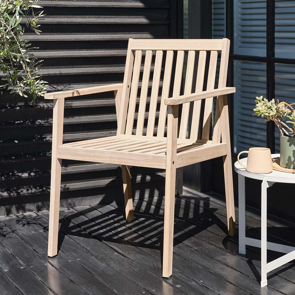 Chaise de jardin en acacia massif RADSTED Chaise de jardin en bois dur traité à l'huile et certifié FSC